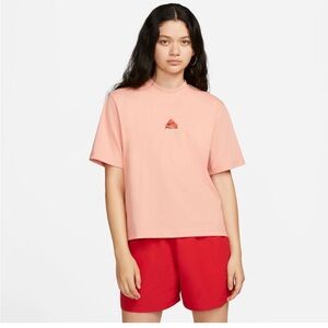 Nike ACG Women's Boxy Short-Sleeve T-Shirt In light madder root Size Medium